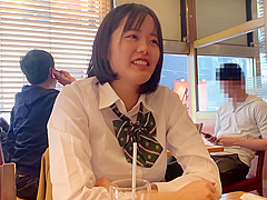 学校帰りにエッチする色白の激カワ女子校生とのエッチ！