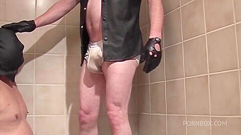 piss uro humliation in the barthroom y flat Step daddy 2 - PissVids