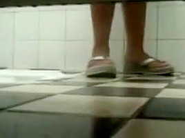 pissing wc