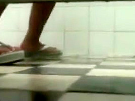 pissing wc
