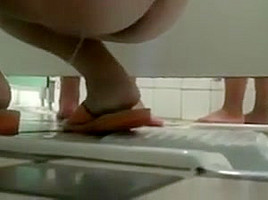 pissing wc