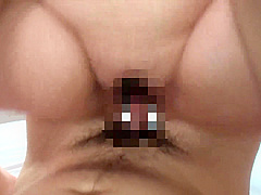 勃起チンポに興奮を隠しきれない素人熟女！抑えきれずに肉棒挿入