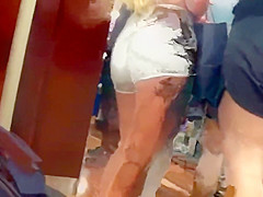 rubia con terrible culo