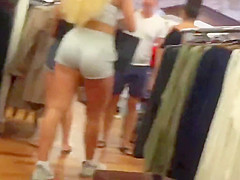 rubia con terrible culo