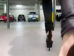 teen 18+ heel flashing in mall