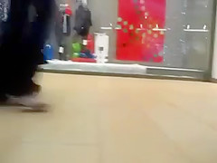 teen 18+ heel flashing in mall