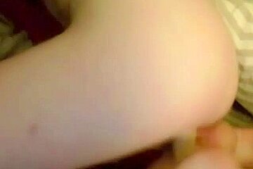 teen 18+ wet pussy needs rubbing