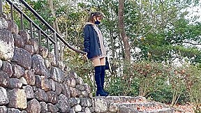 『女子大生ノーパン露出』彼氏のパーカー着て下半身は丸出し公園t゙ート!そのまま野外で中出しsex 素人カップル/美少女//パイパン/野外露出/青姦/スマホ/english Subtitles